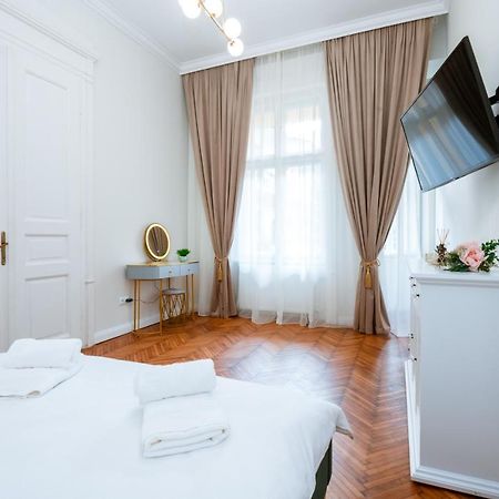 Apartament De Lux Central, P-Ta Matei Corvin Cluj-Napoca Luaran gambar