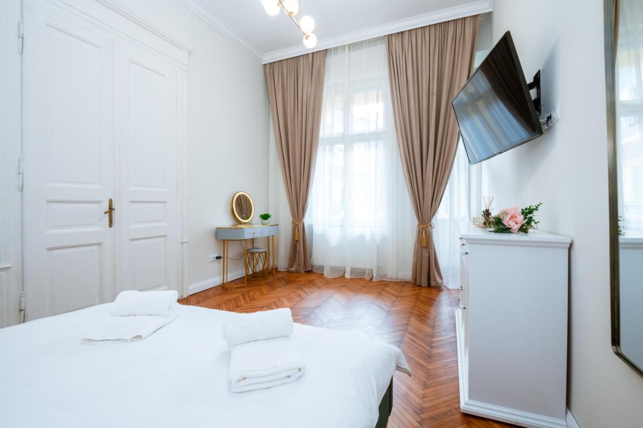 Apartament De Lux Central, P-Ta Matei Corvin Cluj-Napoca Luaran gambar