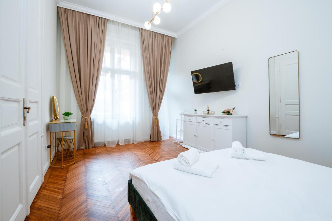 Apartament De Lux Central, P-Ta Matei Corvin Cluj-Napoca Luaran gambar