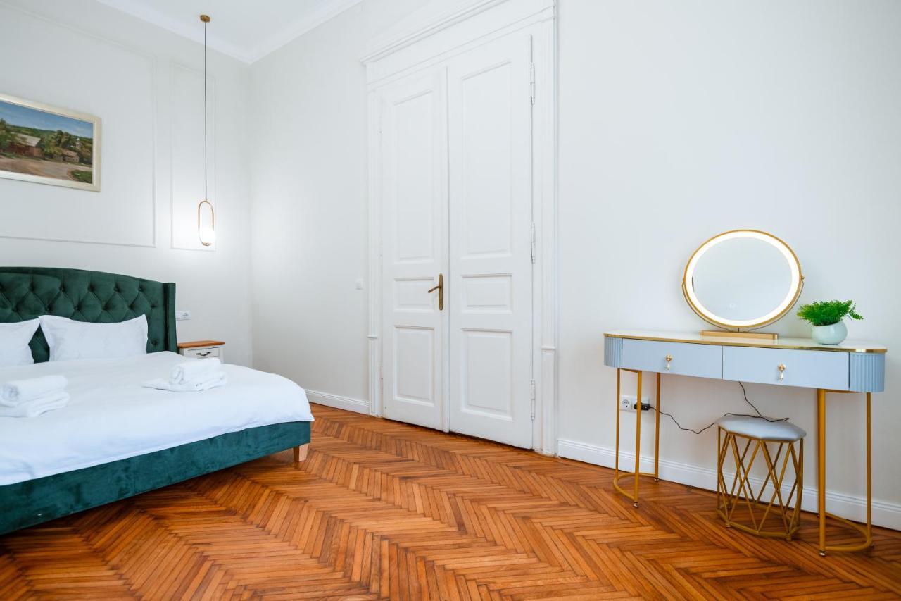 Apartament De Lux Central, P-Ta Matei Corvin Cluj-Napoca Luaran gambar