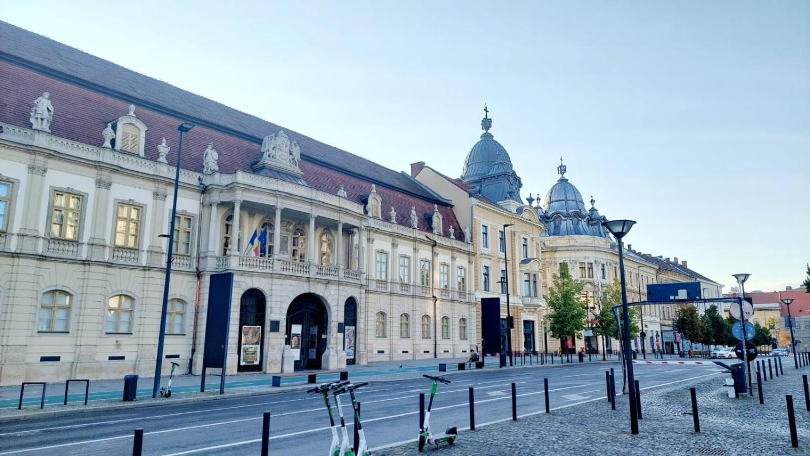 Apartament De Lux Central, P-Ta Matei Corvin Cluj-Napoca Luaran gambar